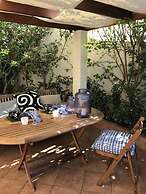 Luxury Seaview Apartment, 60sec Walk To Beach!