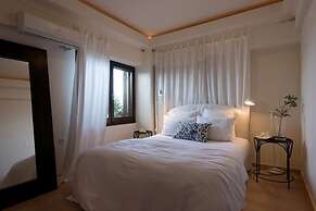 Luxury Seaview Apartment, 60sec Walk To Beach!