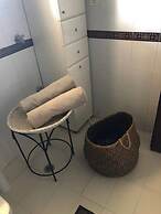 Luxury Seaview Apartment, 60sec Walk To Beach!