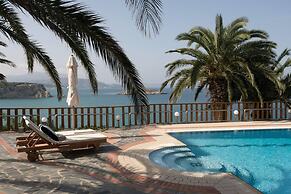 Luxury Seaview Apartment, 60sec Walk To Beach!