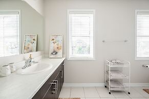 GLOBALSTAY Modern 3 BD House in Brampton