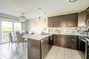 GLOBALSTAY Modern 3 BD House in Brampton
