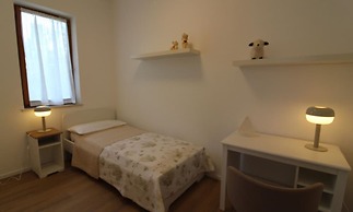 Renovated Villa With Private Fenced Garden