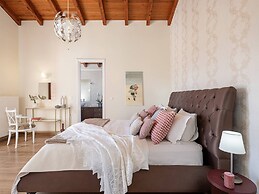 Tuscany Villa Near Marathi Beach 13pl 5bd