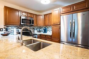 Tropical & Serene Garden Vistas