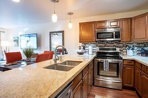 Tropical & Serene Garden Vistas