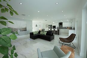 Maggie Home In Kendall - Pool And Tiki Bar