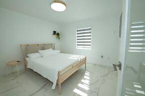 Maggie Home In Kendall - Pool And Tiki Bar