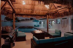Maggie Home In Kendall - Pool And Tiki Bar