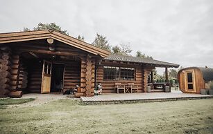 Fjordhygge, Cozy Log Retreat Near Sea & Forest - Sauna & Outdoor Livin