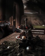 Fjordhygge, Cozy Log Retreat Near Sea & Forest - Sauna & Outdoor Livin