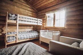 Fjordhygge, Cozy Log Retreat Near Sea & Forest - Sauna & Outdoor Livin