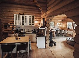 Fjordhygge, Cozy Log Retreat Near Sea & Forest - Sauna & Outdoor Livin