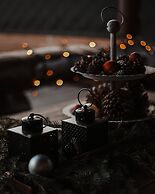 Fjordhygge, Cozy Log Retreat Near Sea & Forest - Sauna & Outdoor Livin