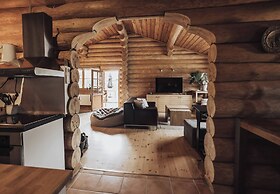Fjordhygge, Cozy Log Retreat Near Sea & Forest - Sauna & Outdoor Livin