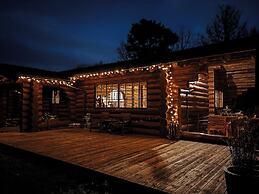 Fjordhygge, Cozy Log Retreat Near Sea & Forest - Sauna & Outdoor Livin