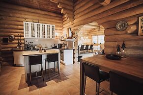 Fjordhygge, Cozy Log Retreat Near Sea & Forest - Sauna & Outdoor Livin