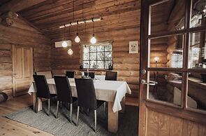 Fjordhygge, Cozy Log Retreat Near Sea & Forest - Sauna & Outdoor Livin