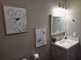 Live on the Bay - Walk To Moody Gardens - Private Fishing Pier & Boat 