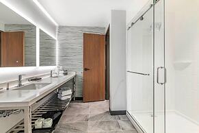 Cambria Hotel Lake Placid - Lakeside Resort