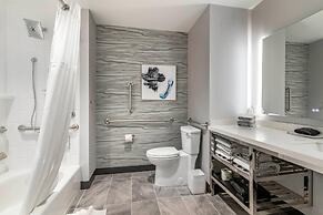 Cambria Hotel Lake Placid - Lakeside Resort