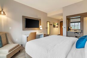 Cambria Hotel Lake Placid - Lakeside Resort