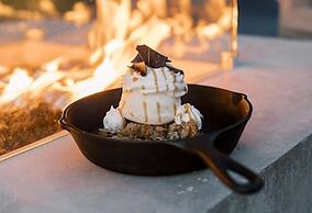 Cambria Hotel Lake Placid - Lakeside Resort