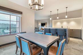 Cambria Hotel Lake Placid - Lakeside Resort