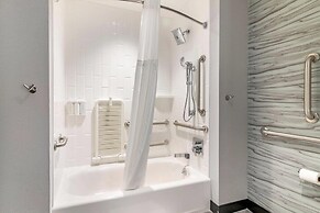 Cambria Hotel Lake Placid - Lakeside Resort