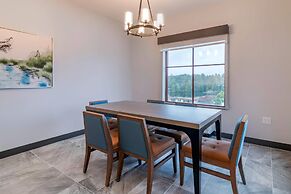 Cambria Hotel Lake Placid - Lakeside Resort