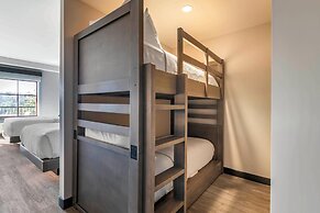 Cambria Hotel Lake Placid - Lakeside Resort