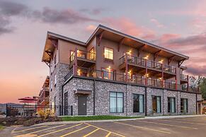 Cambria Hotel Lake Placid - Lakeside Resort
