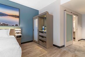 Cambria Hotel Lake Placid - Lakeside Resort