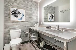 Cambria Hotel Lake Placid - Lakeside Resort