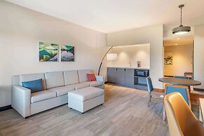 Cambria Hotel Lake Placid - Lakeside Resort