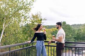 Cambria Hotel Lake Placid - Lakeside Resort