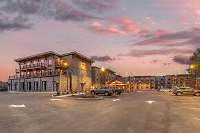 Cambria Hotel Lake Placid - Lakeside Resort