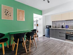 Sanders Center - Nice Studio Apartment