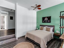Sanders Center - Nice Studio Apartment