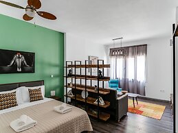 Sanders Center - Nice Studio Apartment