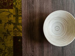 Sanders Center - Nice Studio Apartment