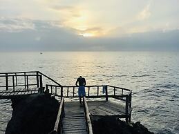 Room in Guest Room - 38m2 Turtle Suite in a 560 m2 Villa, Indian Ocean
