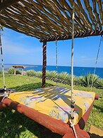 Room in Guest Room - 38m2 Turtle Suite in a 560 m2 Villa, Indian Ocean