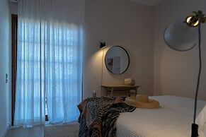 Luxury Seaview Apartment, 1min Walk From Beach!