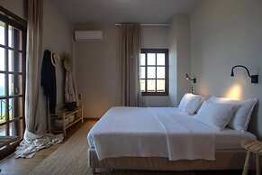 Luxury Seaview Apartment, 1min Walk From Beach!