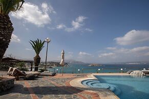 Luxury Seaview Apartment, 1min Walk From Beach!