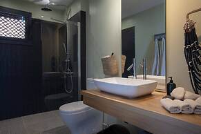 Luxury Seaview Apartment, 1min Walk From Beach!