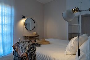 Luxury Seaview Apartment, 1min Walk From Beach!