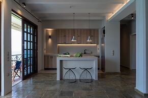 Luxury Seaview Apartment, 1min Walk From Beach!