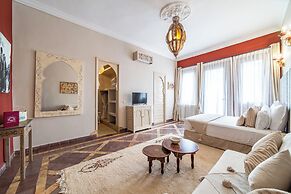 Villa With Heated Pool and Breakfast Included - by Feelluxuryholidays